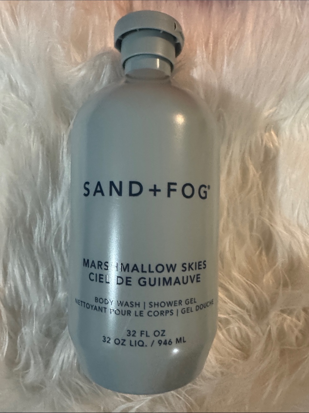 SAND+FOG Marshmallow Skies Body Wash — Light Gray